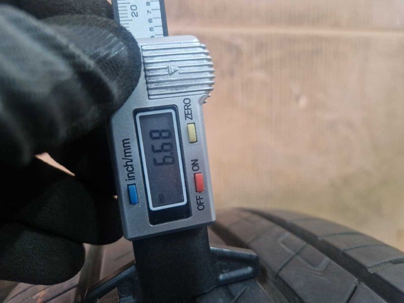 2 Goodyear R17 215/55
летни гуми DOT3520