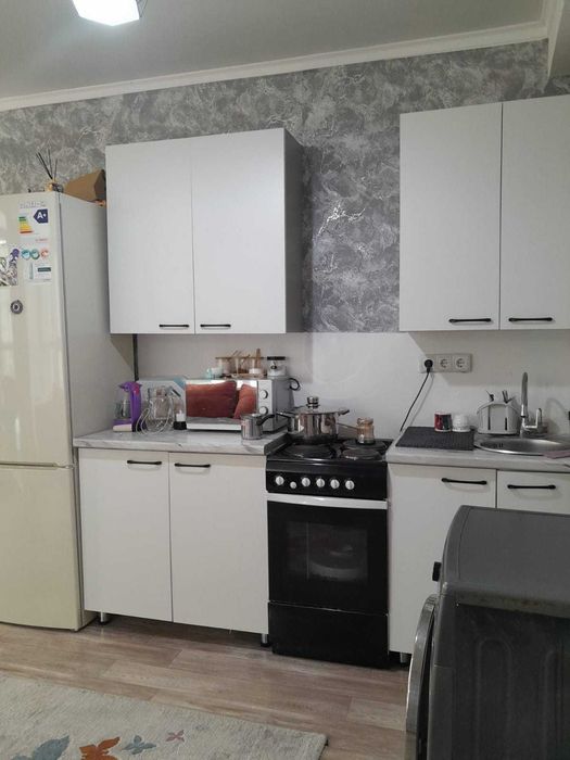 продается 2 комнатная квартира студия . Левый берег . Нура