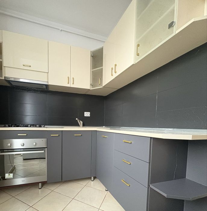 Inchiriez parc bazilescu apartament 2 camere Bucurestii noi chitila