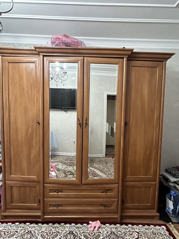 Продаю Шкаф и камод