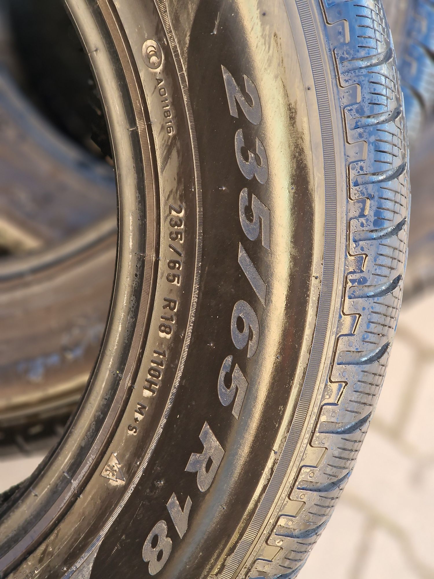 235 65 18 Pirelli