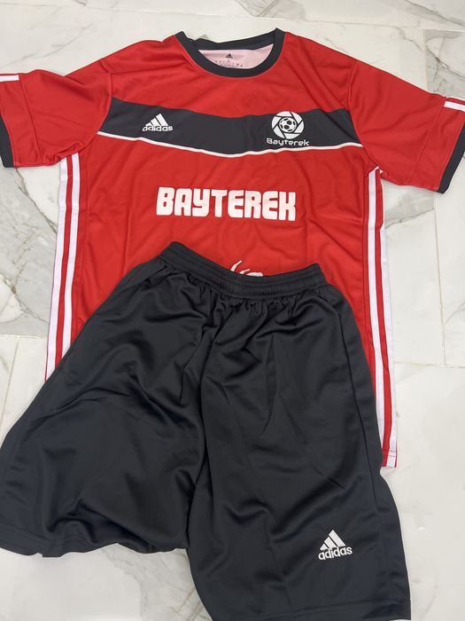 Продам новые формы для футбола Adidas