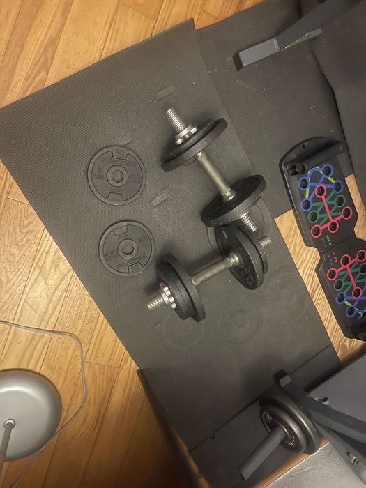 Aparat fitness complet – banc de forță, gantere, bară, 100 kg greutăți