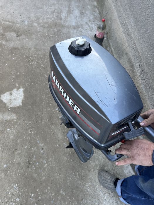 Vand motor mariner 4cai sau schimb +diferenta pe unu de 6cai