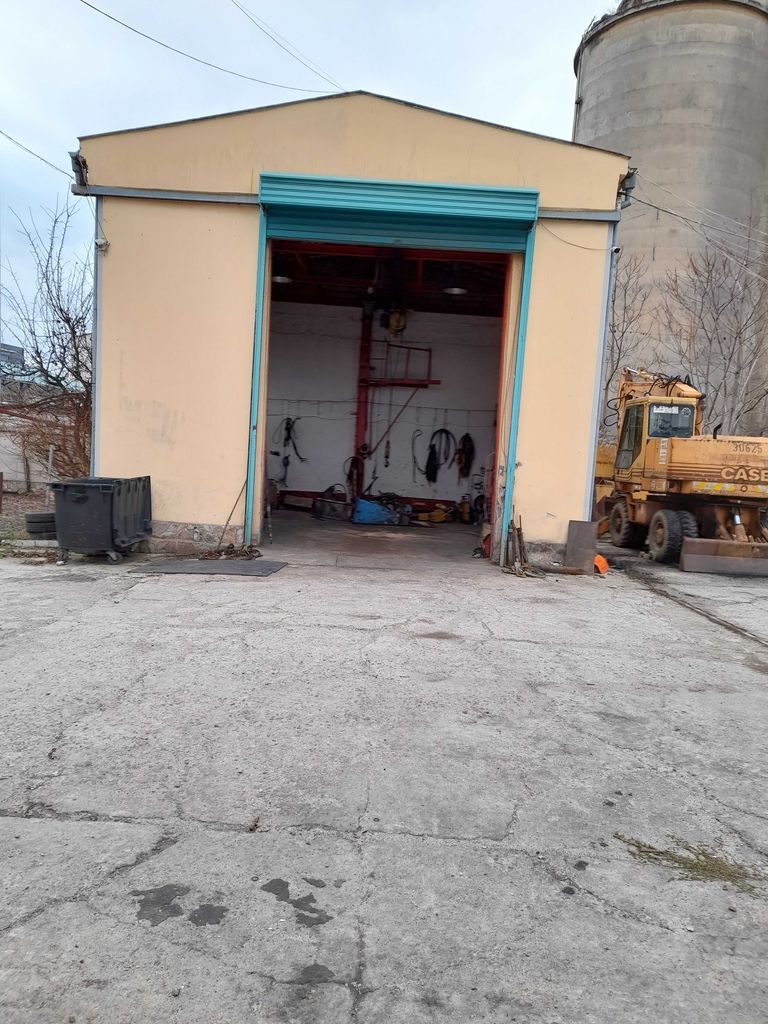 Продава се Промишлена сграда в София, Военна рампа - 1630 кв.м за 393 €/кв.м - Снимка #2