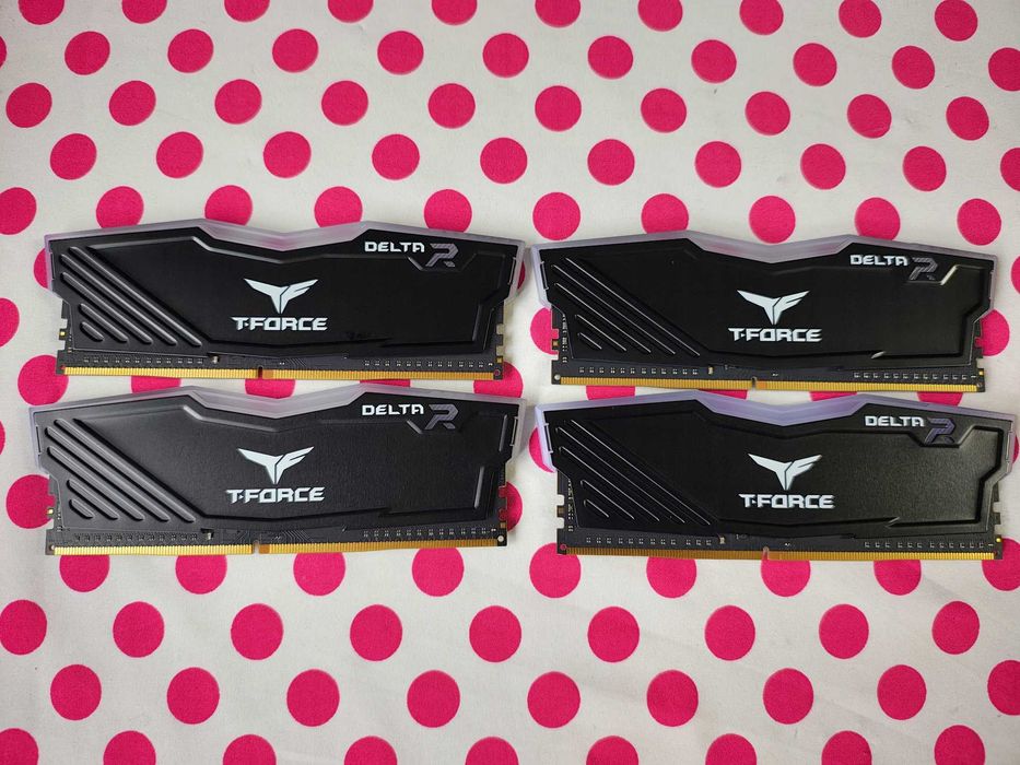 Memorie Ram Team Group T-Force RGB Black 32GB (4x8GB) DDR4 3000MHz.