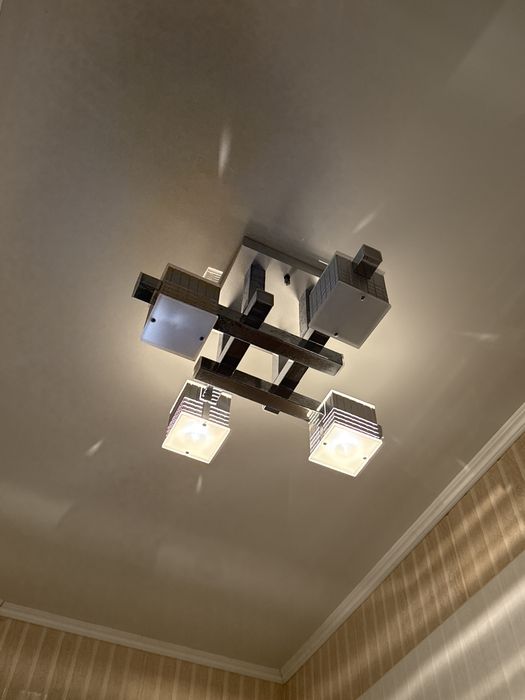 Продам люстру в отличном состоянии