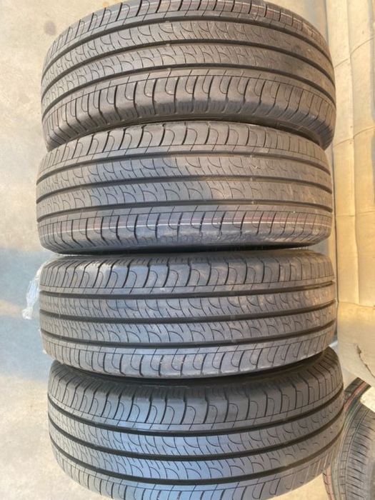 vand anvelope 195/60/16c goodyear de vară noi