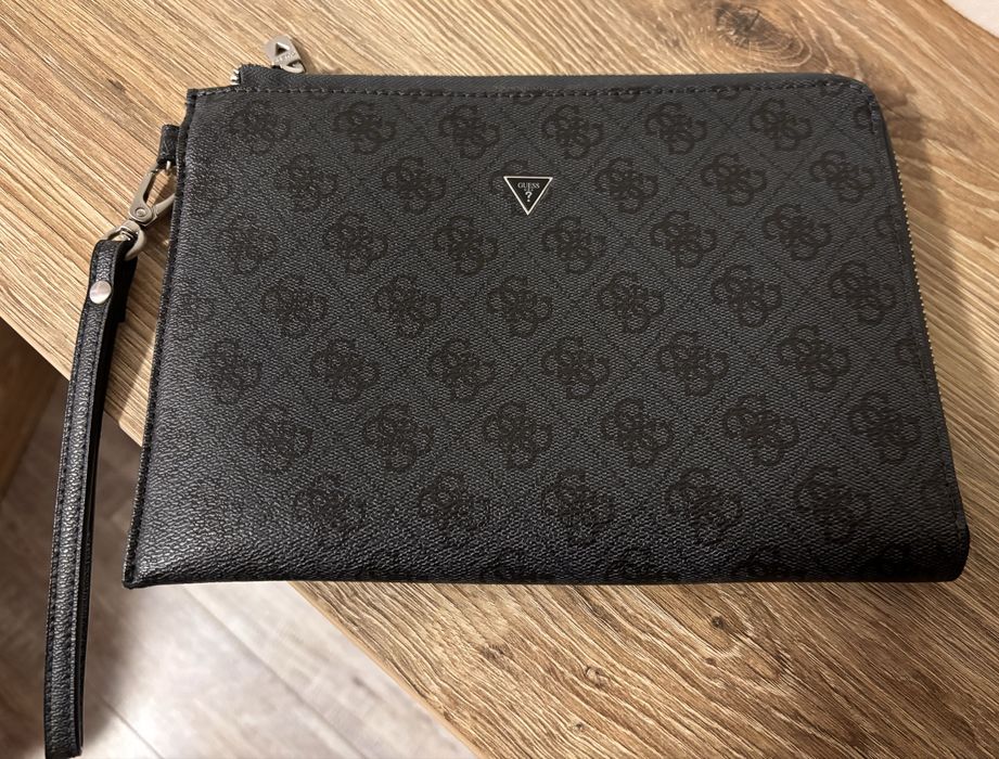 Мъжка чанта Guess