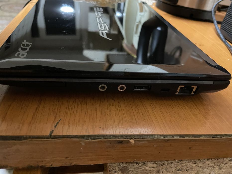 Laptop mini Acer Aspire One D260