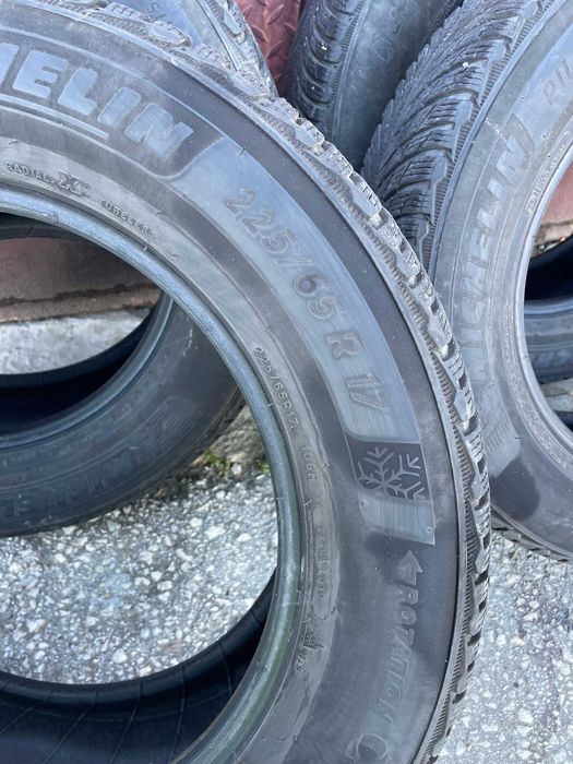 Продавам зимни гуми - Michelin PILOT ALPIN 5 SUV - 225/65/R17