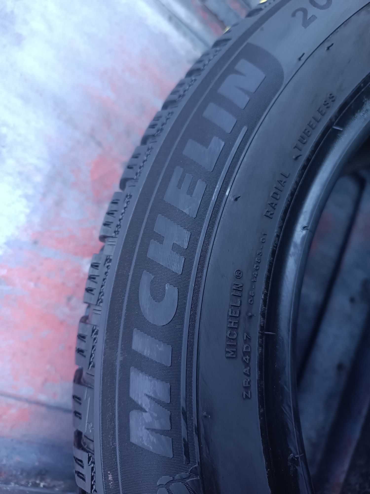 205/60/16 Michelin