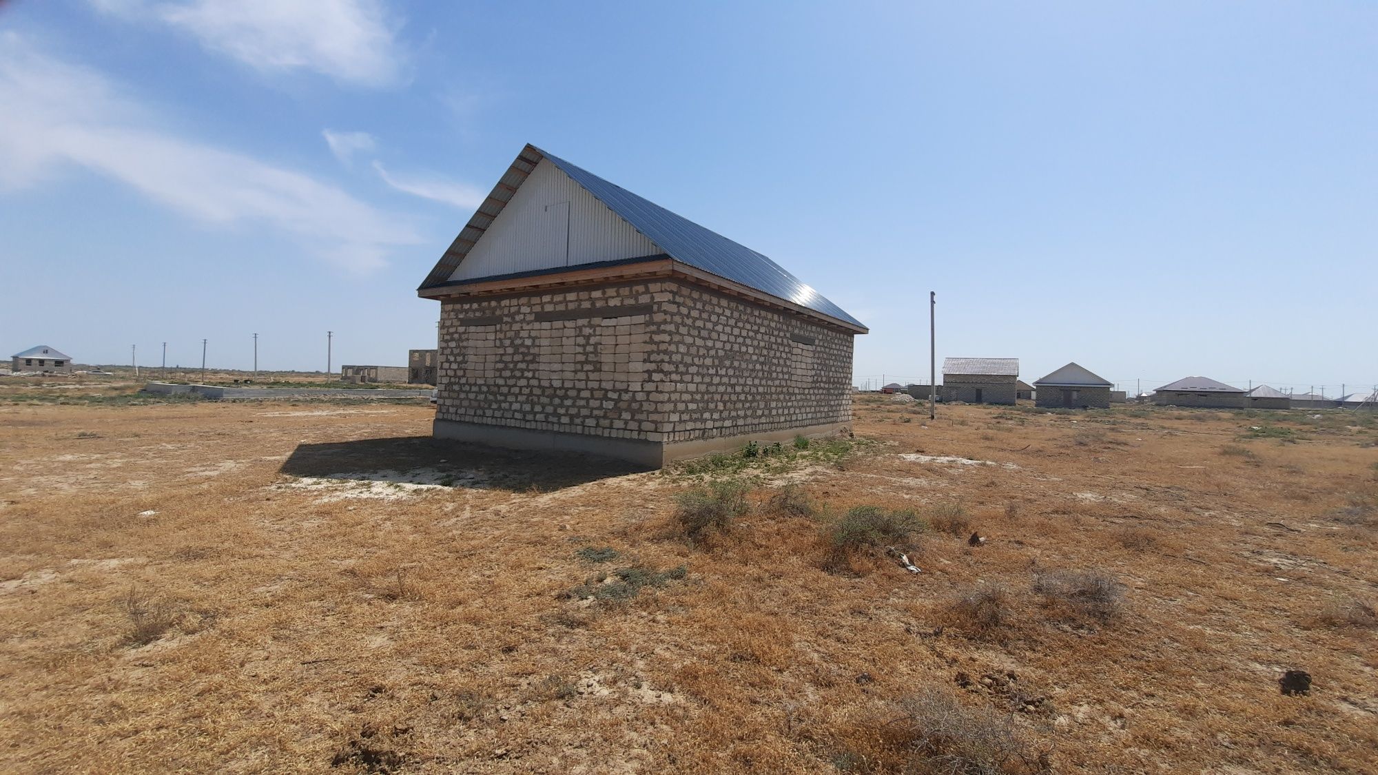 Уи сатылады зарослы