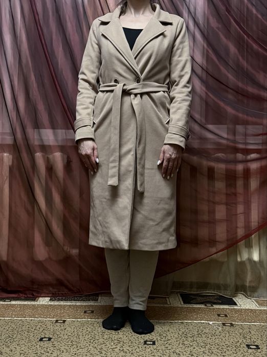 Пальто женское бежевое