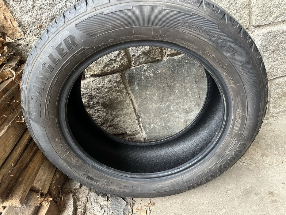 Гума Goodyear wrangler territory ht 255/55r20 dot 23 та края