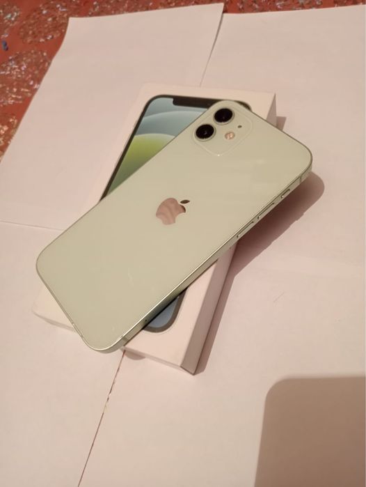 Продаю iphone 12