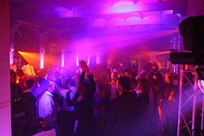 Dj botez 300 euro..majorat 250 euro..nunta 600 euro 100 persoane maxim