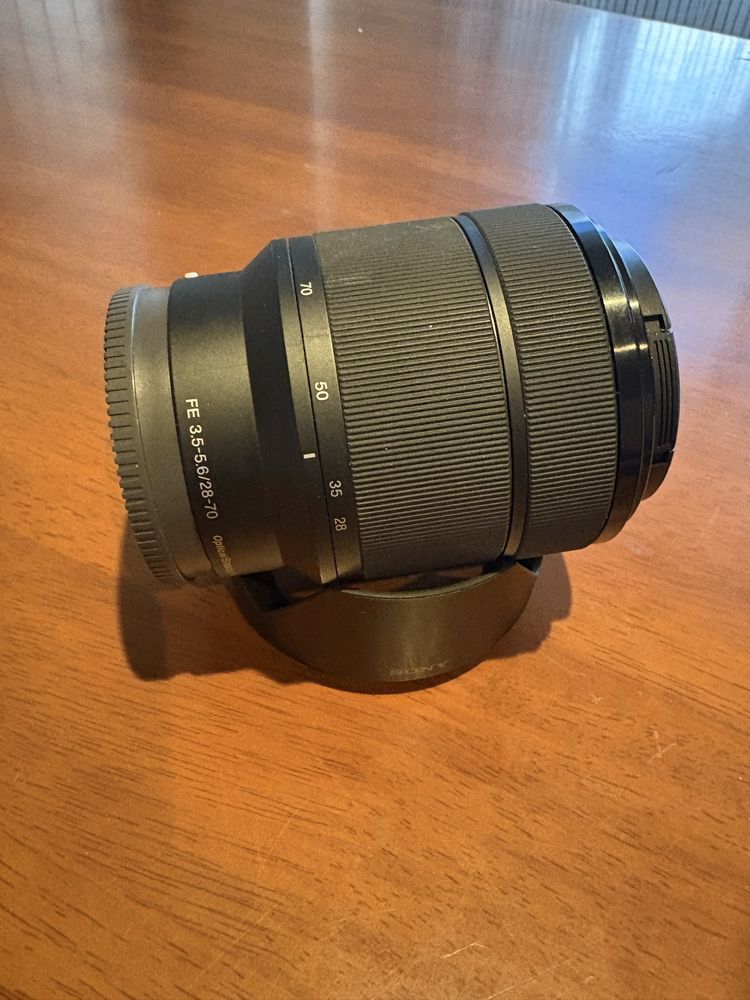 Обектив Sony FE 28-70mm f/3.5-5.6 OSS