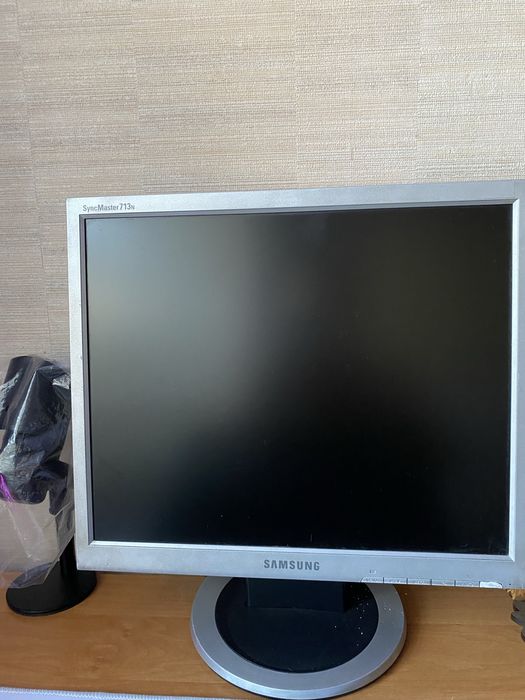 Монитор Samsung