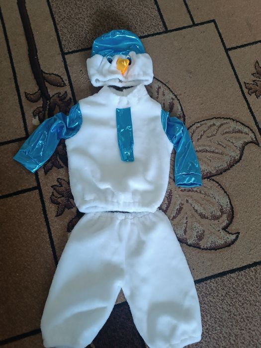 Продам новый новогодний костюм снеговик
