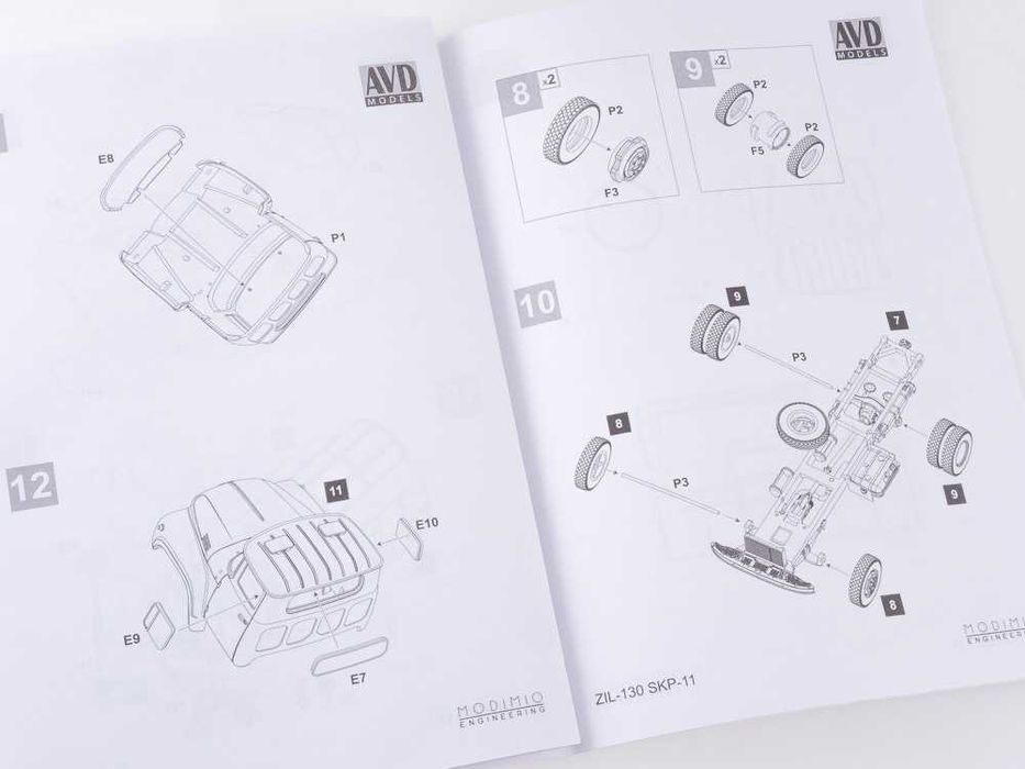 Сборная модель грузовика ЗиЛ-130 масштаб 1:72 AVD