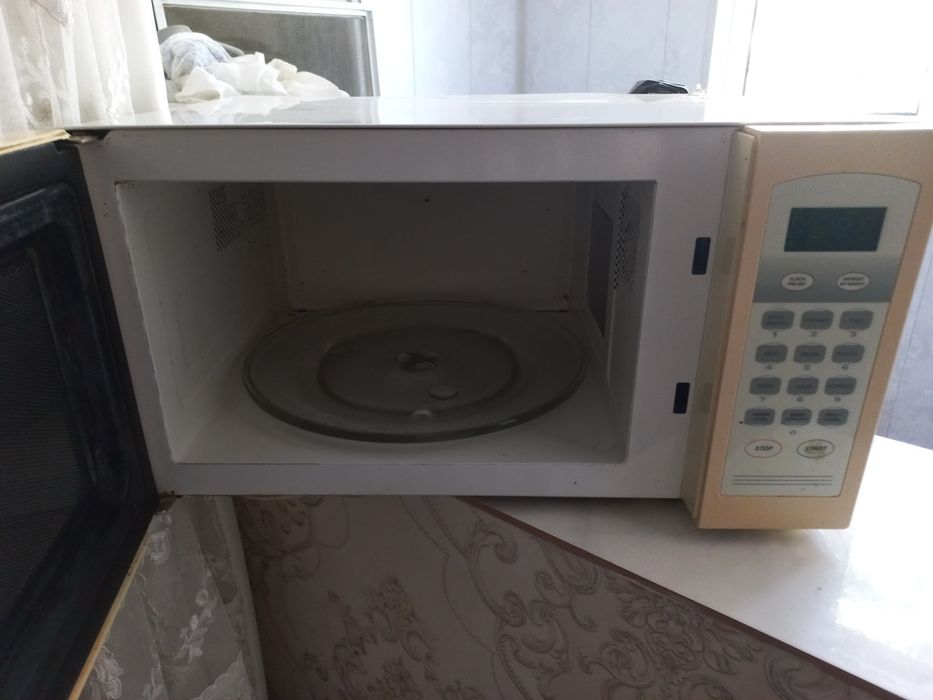 Продается микроволновая печь