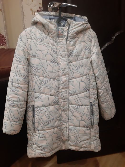 Продам  куртку фирмы "outwenture"-зима, для девочки.Рост  140.