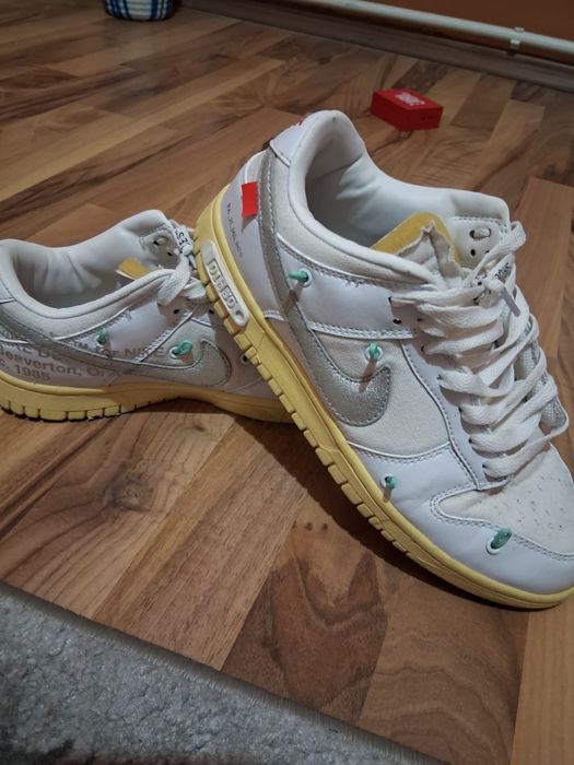 Vând adidași nike dunk off-white