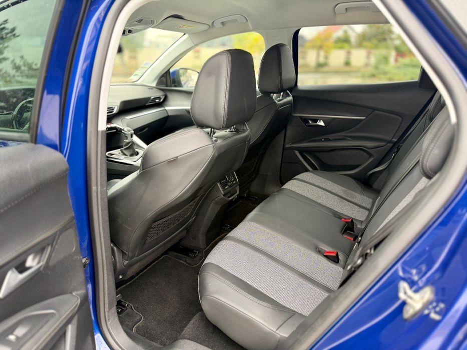 Peugeot 3008 PureTech 130 CP, Allure, Manual