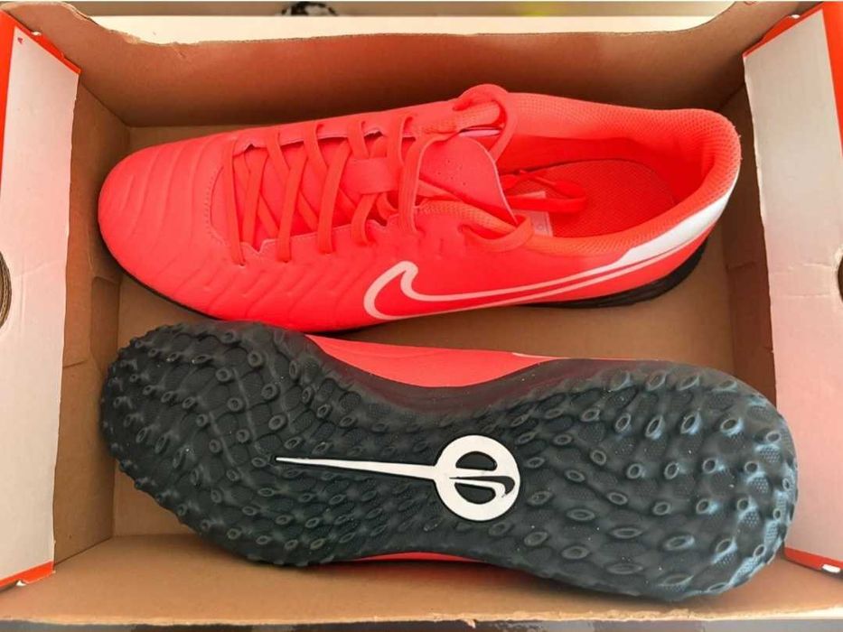 Стоножки NIKE Legend 10 UK 11