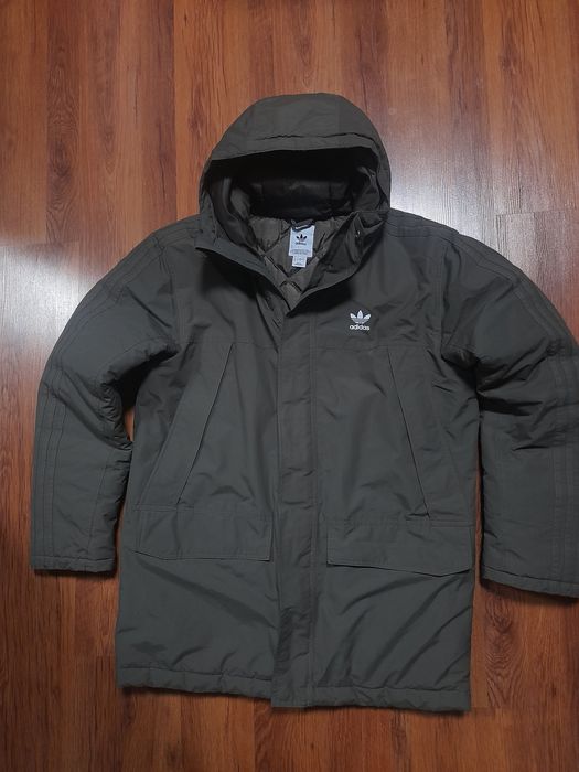 Adidas мъжка парка L размер.