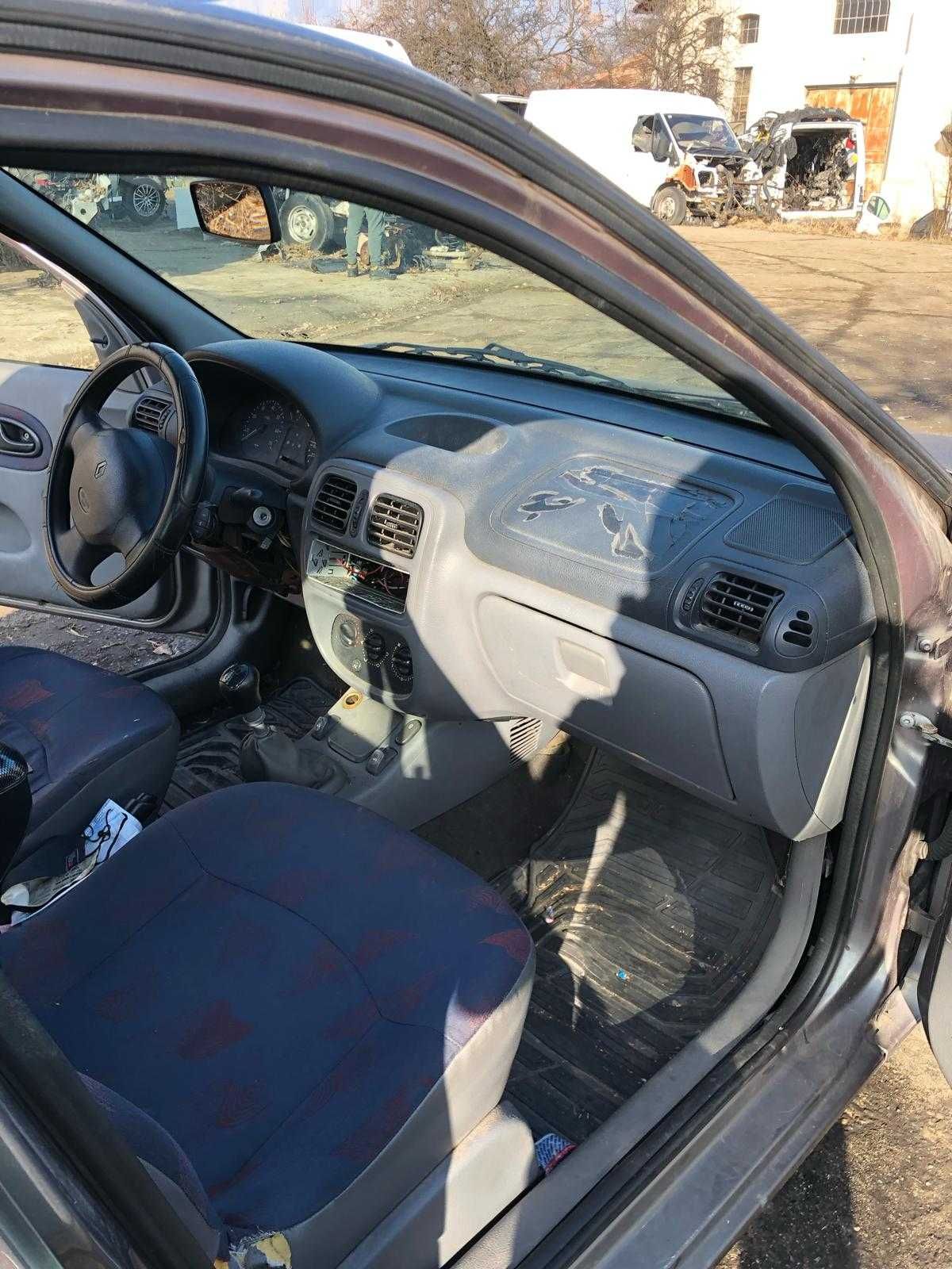 Plansa bord Renault Clio Symbol 1998 - 2002 Volan Stanga Europa