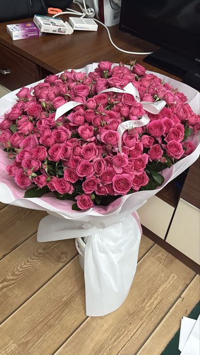 Кустовые розы большая