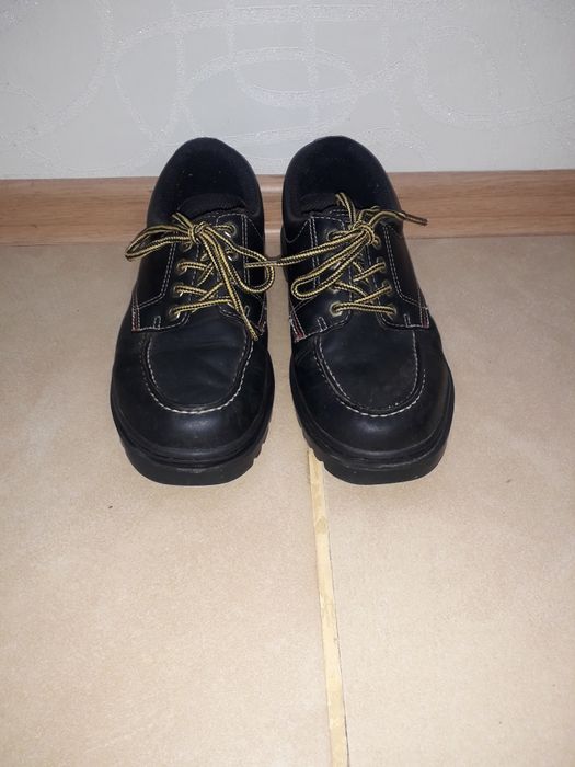 Мужские фирменные кожаные туфли размер 40- 41