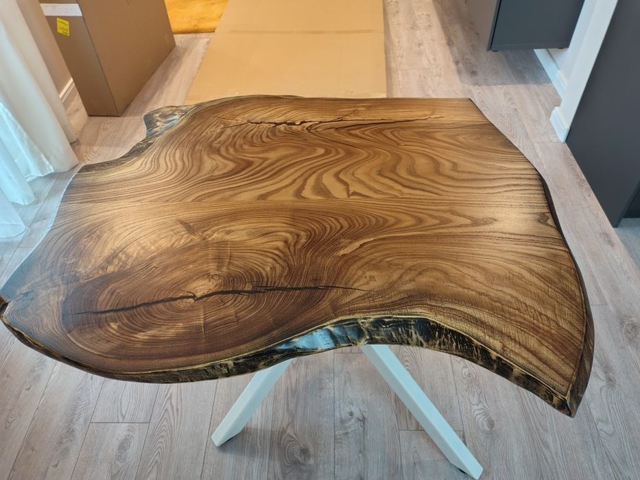 Налична трапезна маса от орех 110/90/76