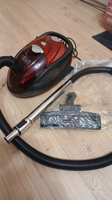 Прахосмукачка  деу