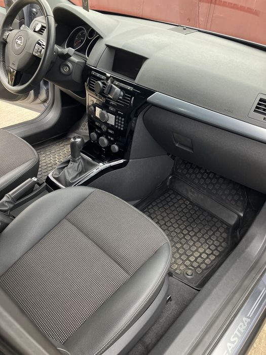 Opel Astra H intretinut 1.7 CDTI 125 CP