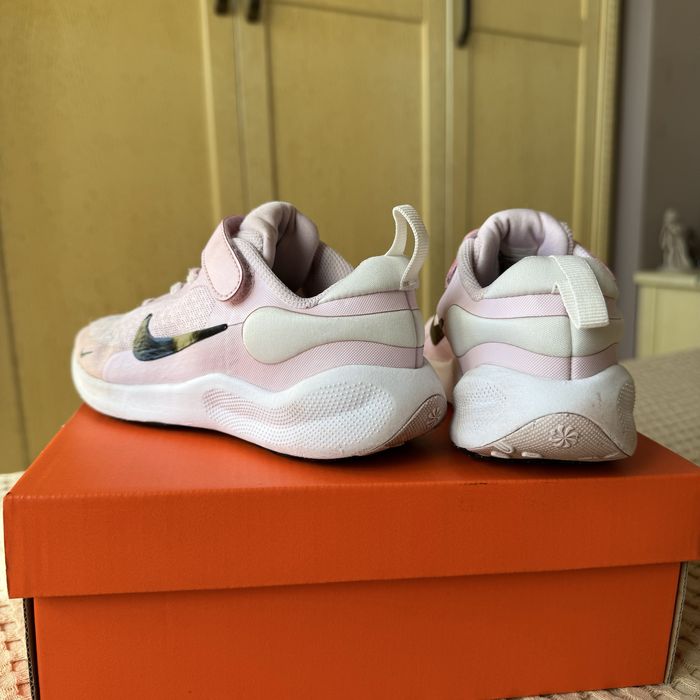 Nike Revolution 7 Younger Kids Shoes Найк детски маратонки момиче