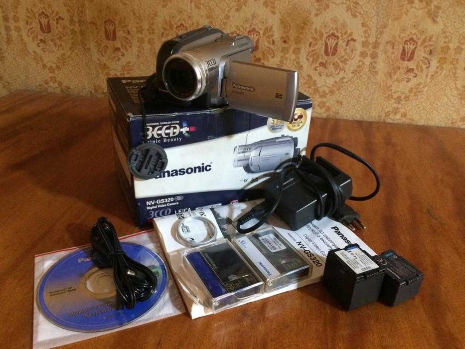 Продам цифровую видоекамеру Panasonic NV-GS 328GK