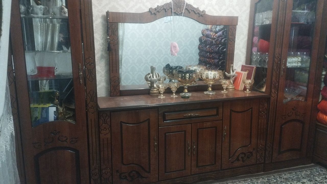 Мебел ва жихозлар сотилади