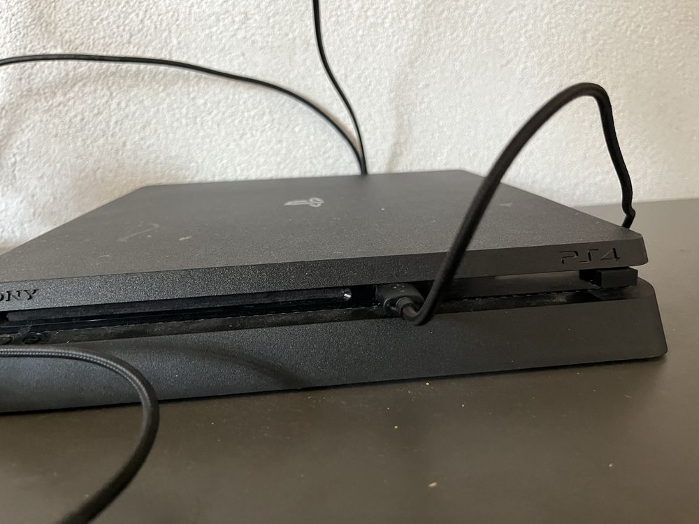 Playstation 4 + ПОДАРЪК