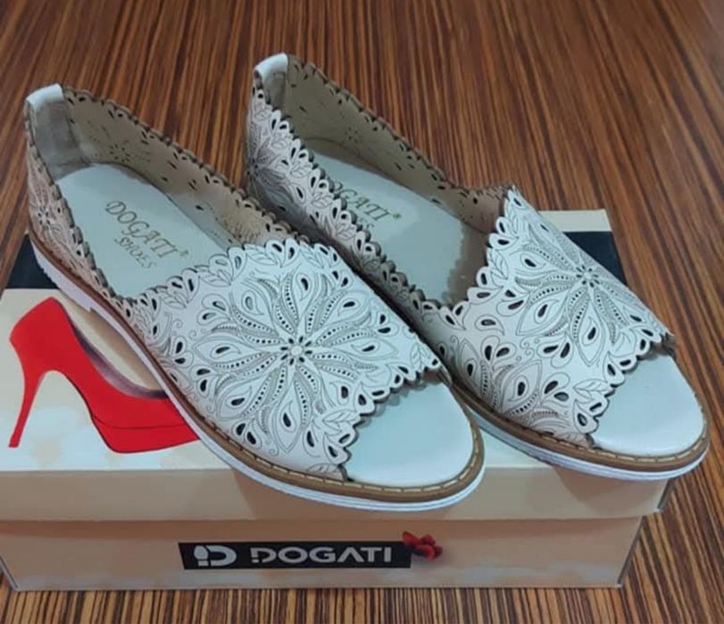 Sandale marimea 37 si 39 noi