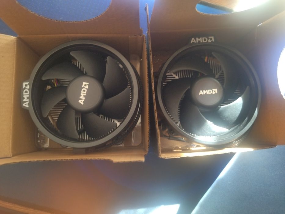 Doua coolere procesor AMD Wraith Stealth