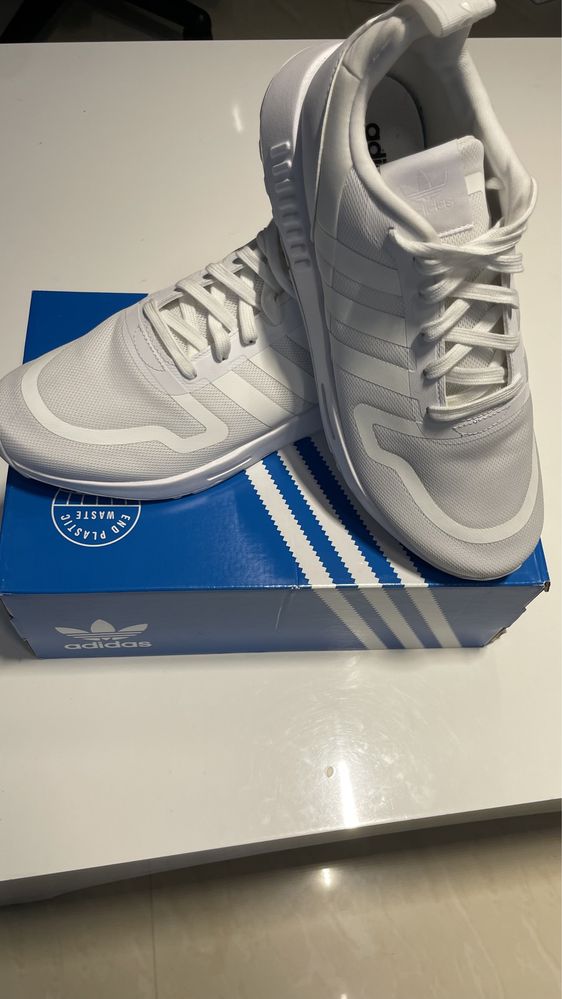 Adidas Маратонки нови 43.5