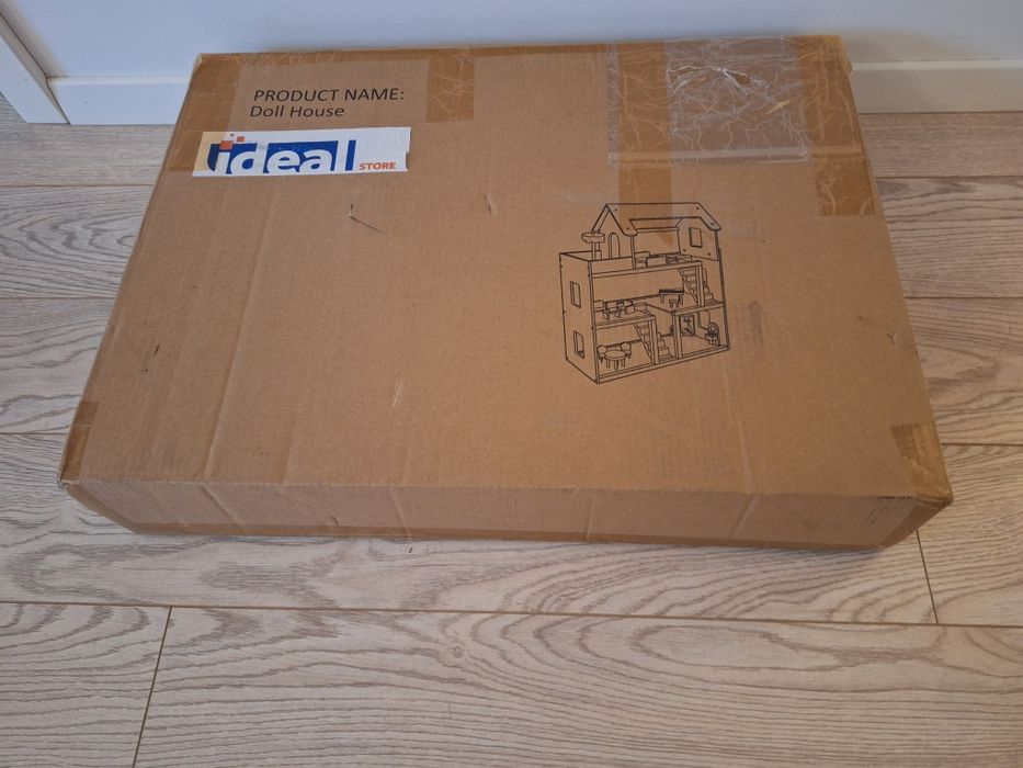 Casa papusi de lemn in cutie noua