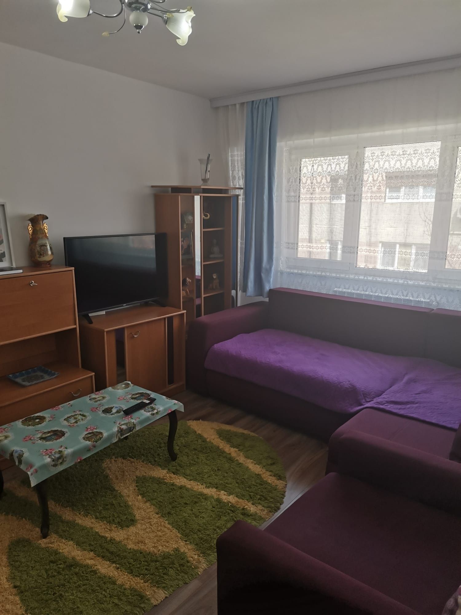 Închiriez apartament 3 camere