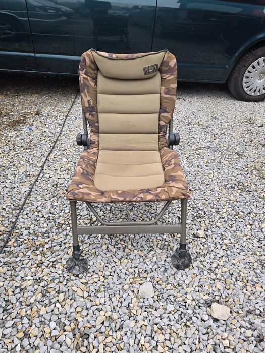 шаранджийски стол fox camo r1