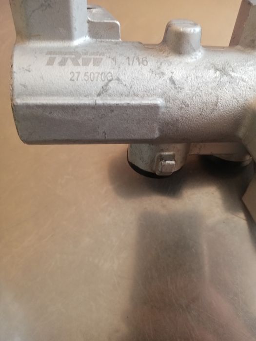 Главен спирачен цилиндър Trw