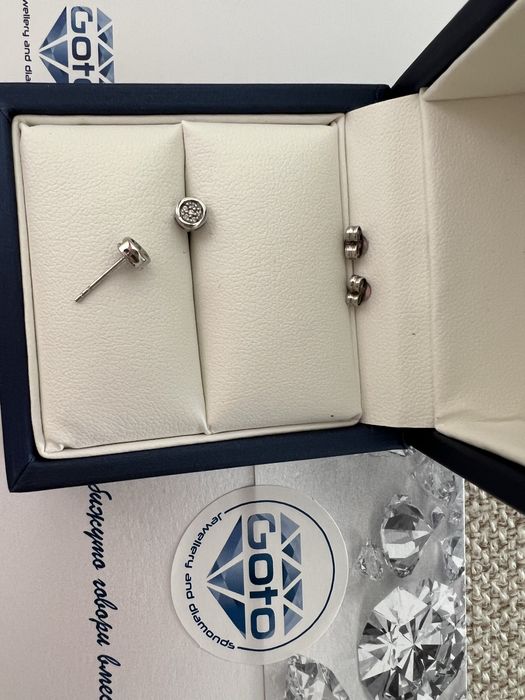 обеци с диаманчета