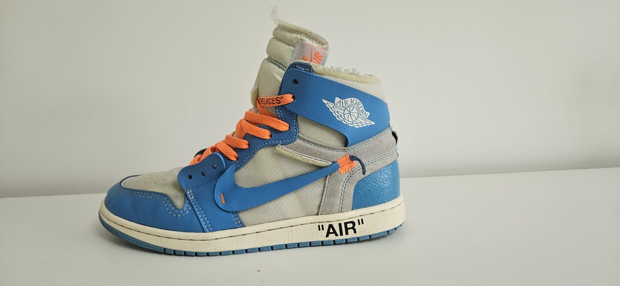 Vând adidasi Jordan 1 Offwhite UNC